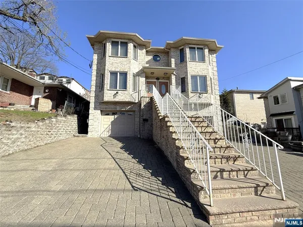$3,700 | 508 Glen Avenue, Unit B, Palisades Park, NJ 07650