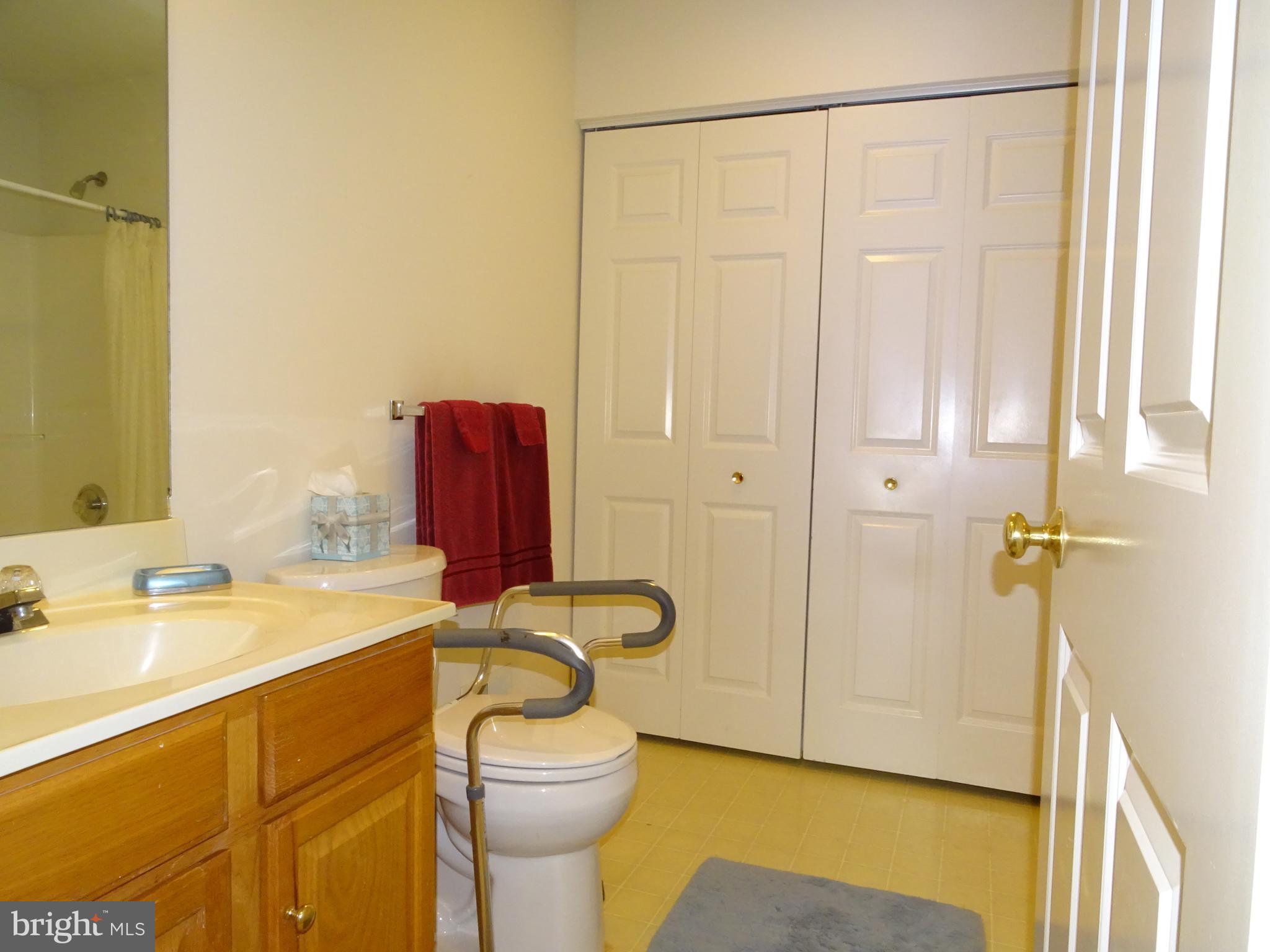 684 Kyle Road York, PA 17404 - Photo 20 of 25 Full Bath