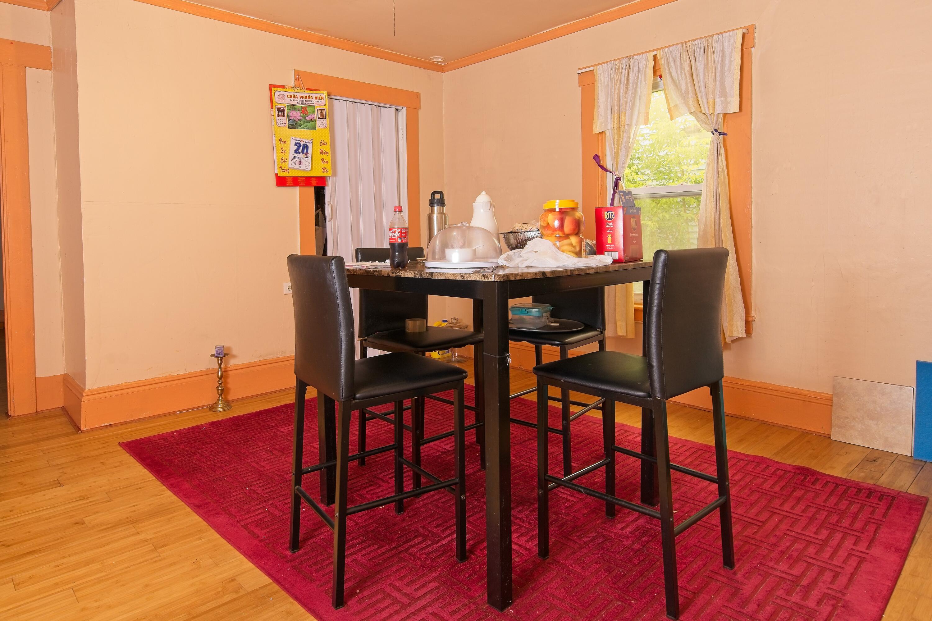 374 Hancock Street Bangor, ME 04401 - Photo 5 of 18 dining