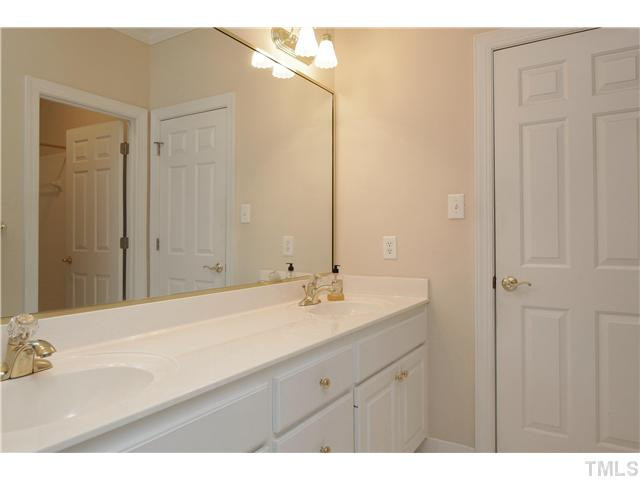 3613 Tall Oak Trail Raleigh, NC 27612 - Photo 16 of 24 Bathroom