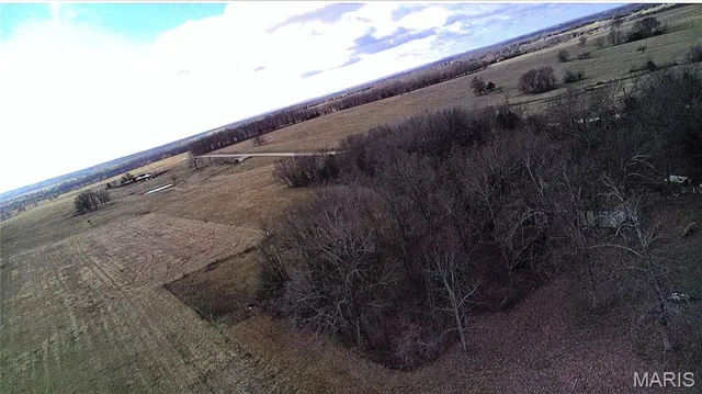 $279,900 | 420 Dairy Road, Elkland, MO 65644