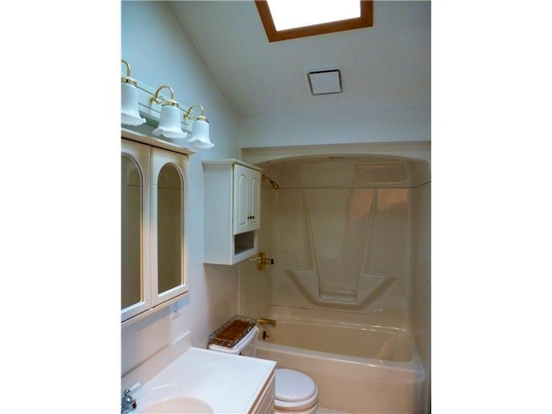 138 Kennebec Road Hampden, ME 04444 - Photo 22 of 22 Bathroom.