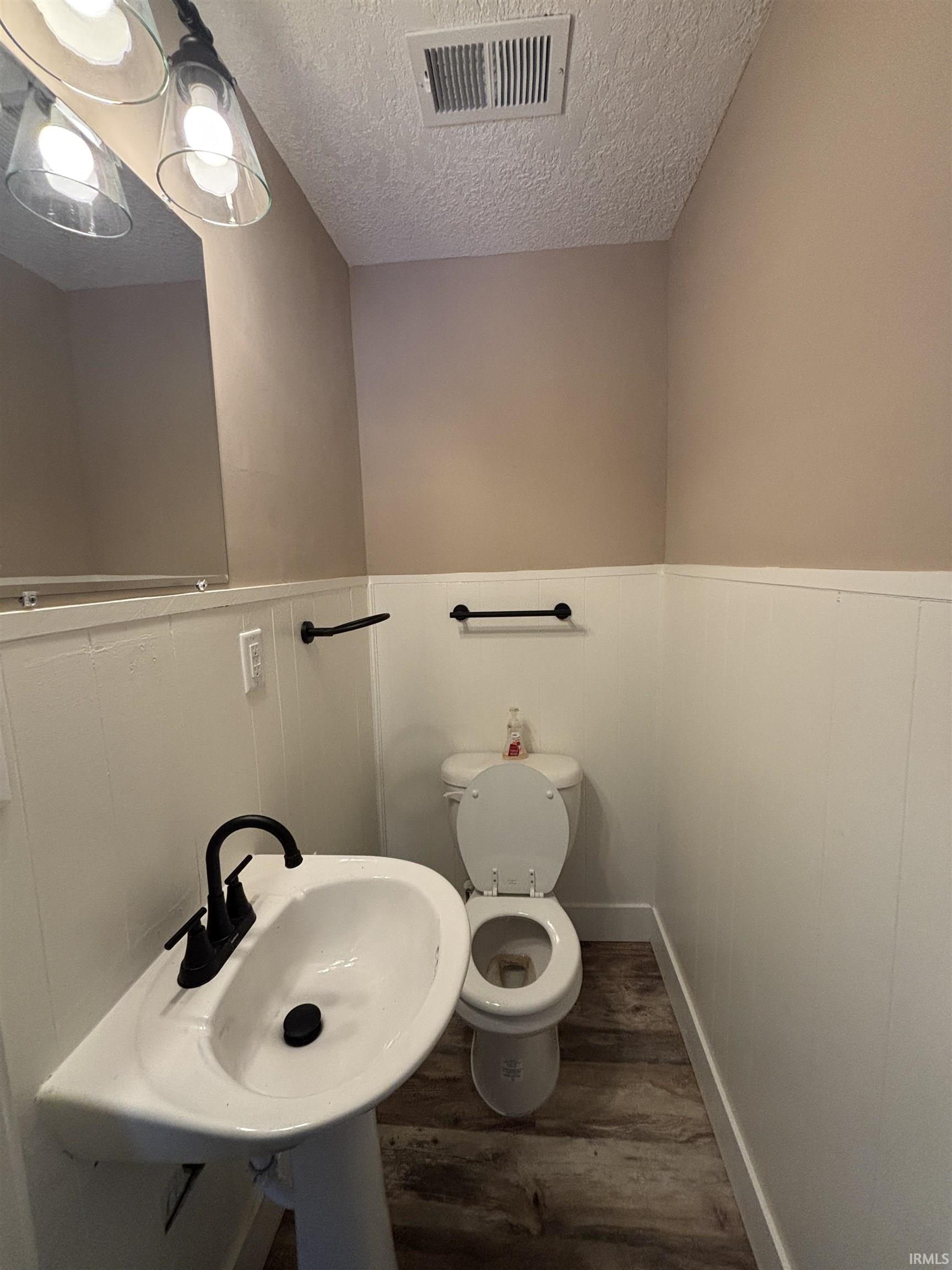 3718 Spruce Drive Fort Wayne, IN 46809 - Photo 13 of 23