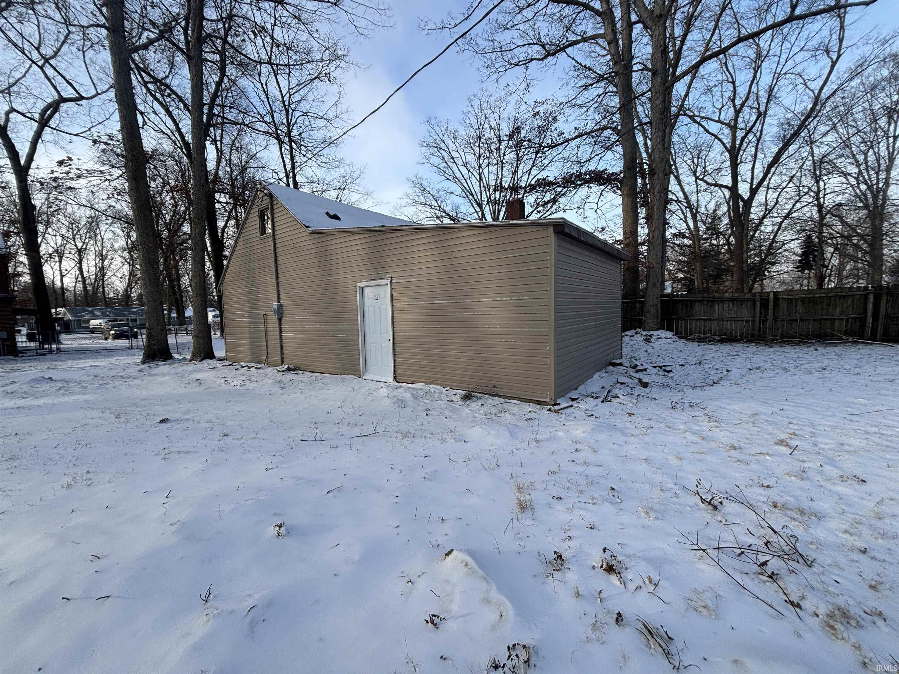 3718 Spruce Drive Fort Wayne, IN 46809 - Photo 4 of 23