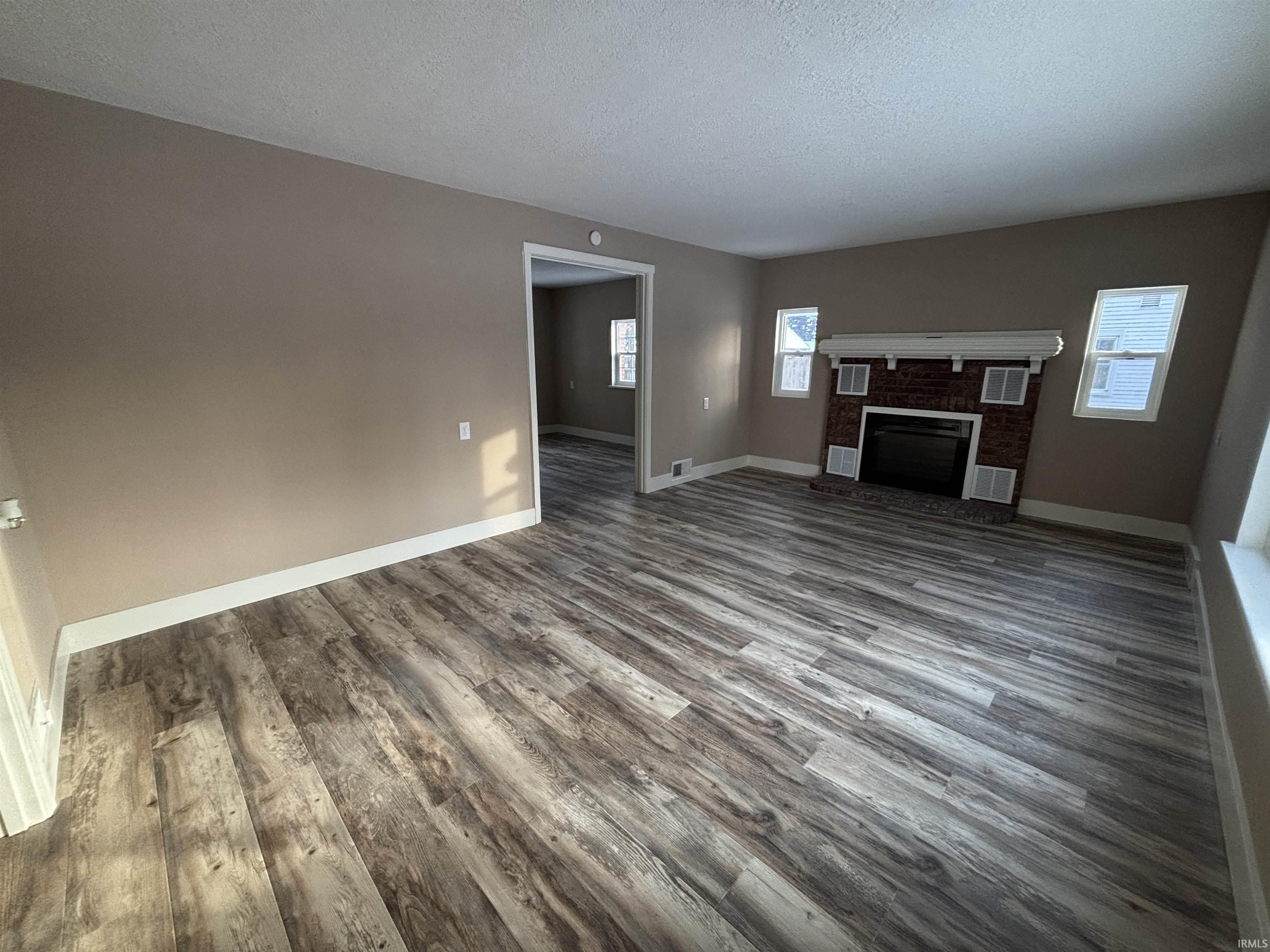 3718 Spruce Drive Fort Wayne, IN 46809 - Photo 6 of 23