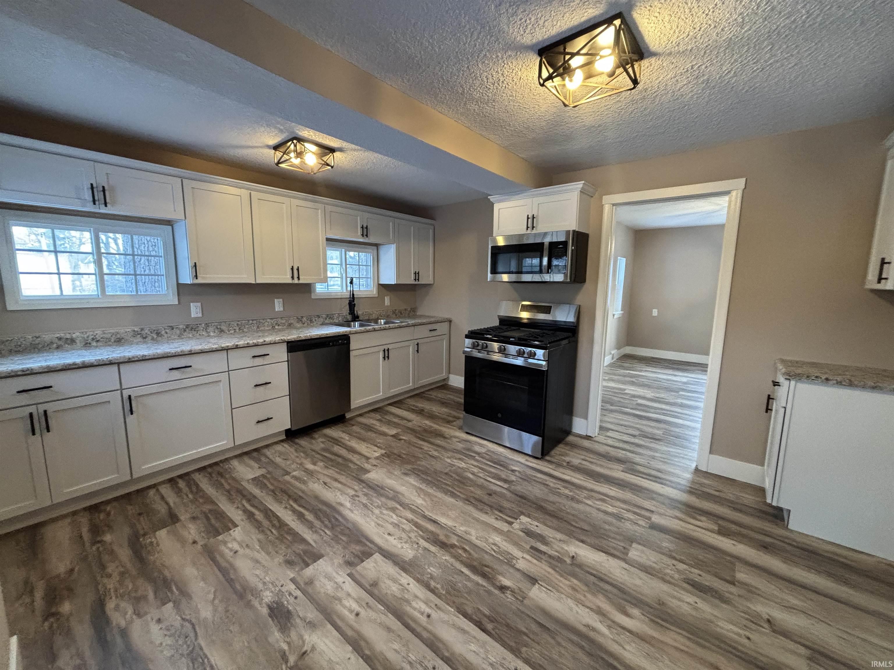 3718 Spruce Drive Fort Wayne, IN 46809 - Photo 10 of 23