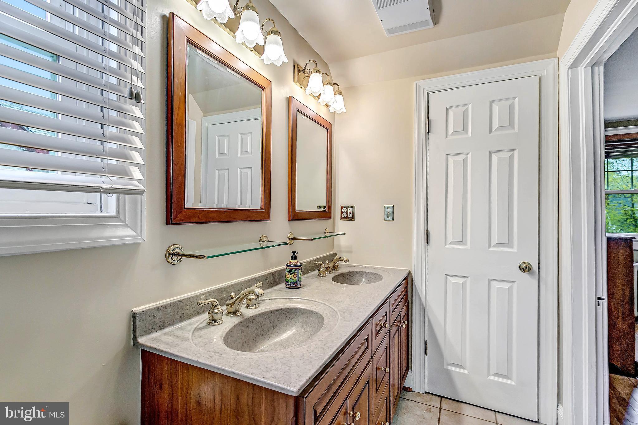 617 Murdock Road Baltimore, MD 21212 - Photo 19 of 30 Master bath with double sinks