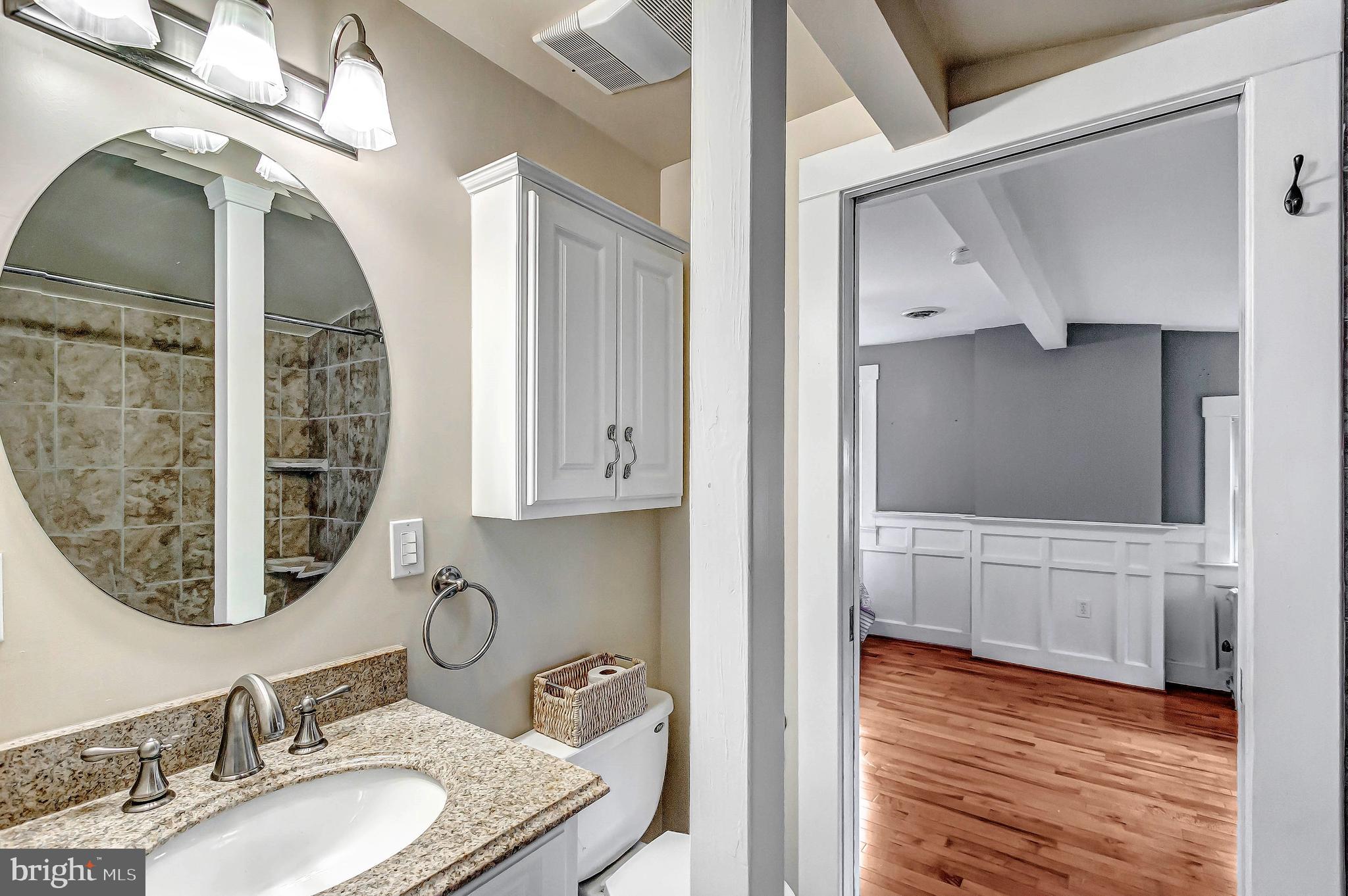 617 Murdock Road Baltimore, MD 21212 - Photo 26 of 30 Upper level Jack and Jill bath