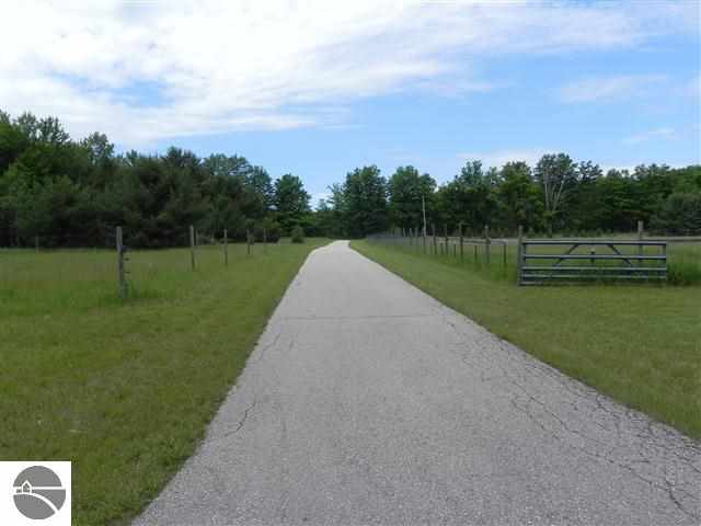 9195 Hodge Road Kingsley, MI 49649 - Photo 9 of 24 1747562-8.JPG