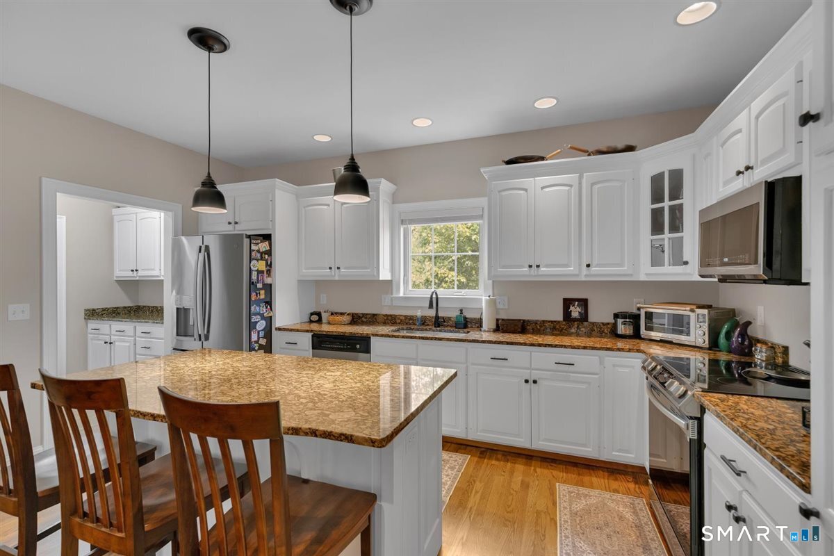 2 Chapman Chase Windsor Locks, CT 06096 - Photo 7 of 40