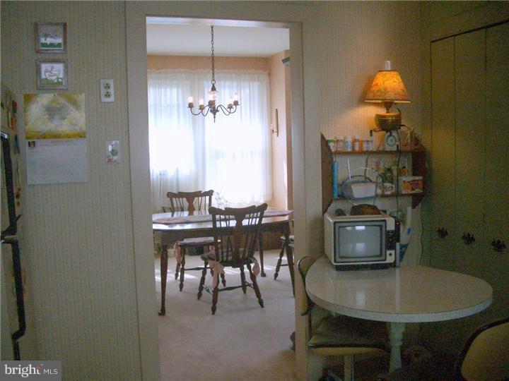 448 Harmon Road Philadelphia, PA 19128 - Photo 11 of 25 Kitchen