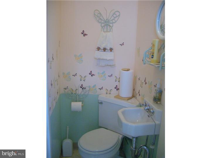 448 Harmon Road Philadelphia, PA 19128 - Photo 14 of 25 Half Bath