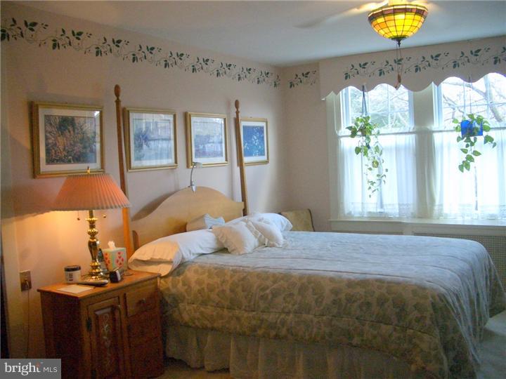 448 Harmon Road Philadelphia, PA 19128 - Photo 15 of 25 Bedroom - Main