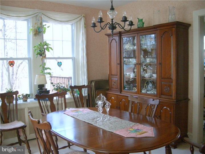 448 Harmon Road Philadelphia, PA 19128 - Photo 7 of 25 Dining Room