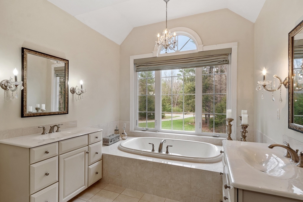 228 Devonshire Way Lancaster, MA 01523 - Photo 19 of 42