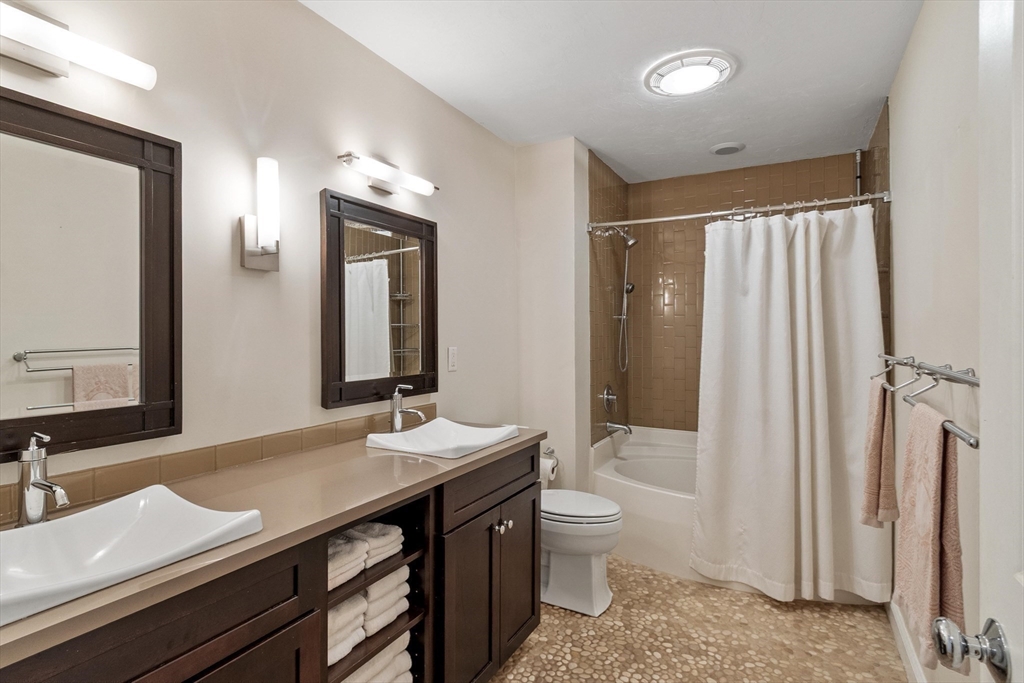 228 Devonshire Way Lancaster, MA 01523 - Photo 27 of 42