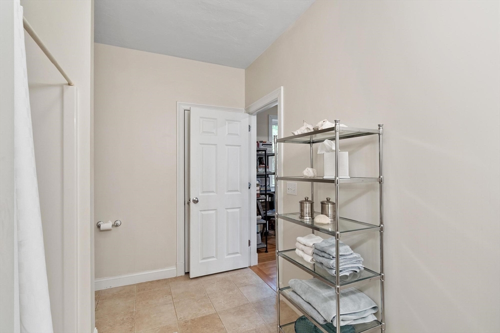 228 Devonshire Way Lancaster, MA 01523 - Photo 32 of 42