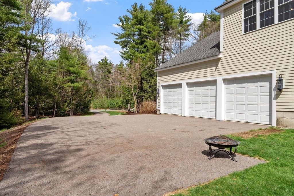 228 Devonshire Way Lancaster, MA 01523 - Photo 37 of 42