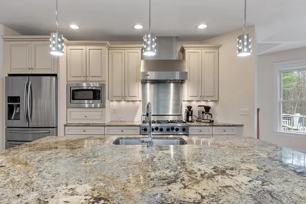 $1,049,000 | 228 Devonshire Way, Lancaster, MA 01523