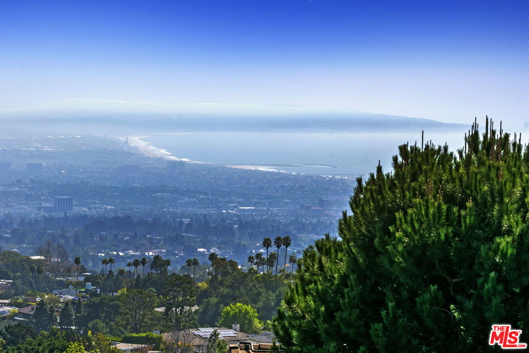 2695 Cordelia Road Los Angeles, CA 90049 - Photo 19 of 33