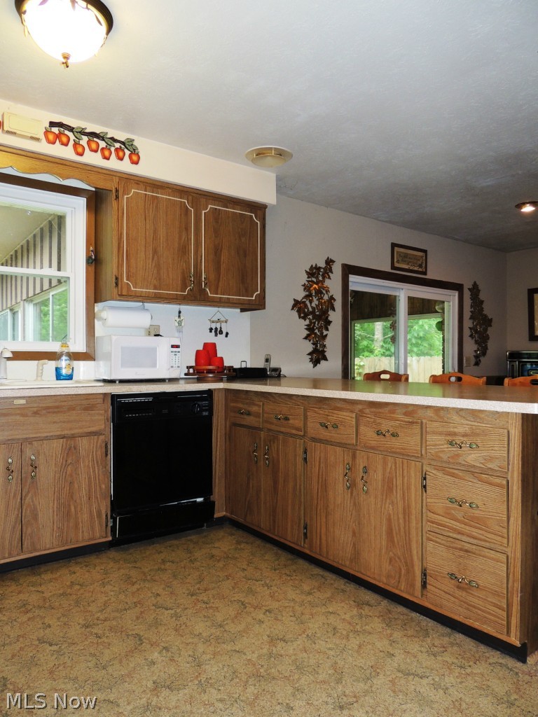 11860 West Sprague Road Cleveland, OH 44130 - Photo 4 of 25 Gallery Image 4