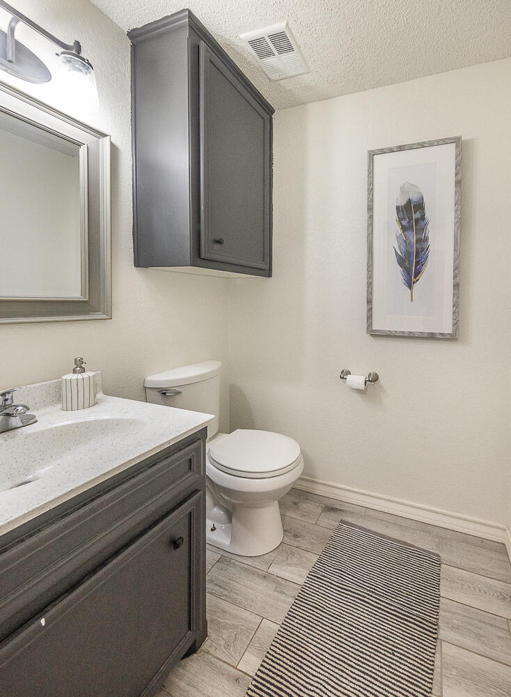 5804 78th Street Lubbock, TX 79424 - Photo 11 of 26 2L9A2402