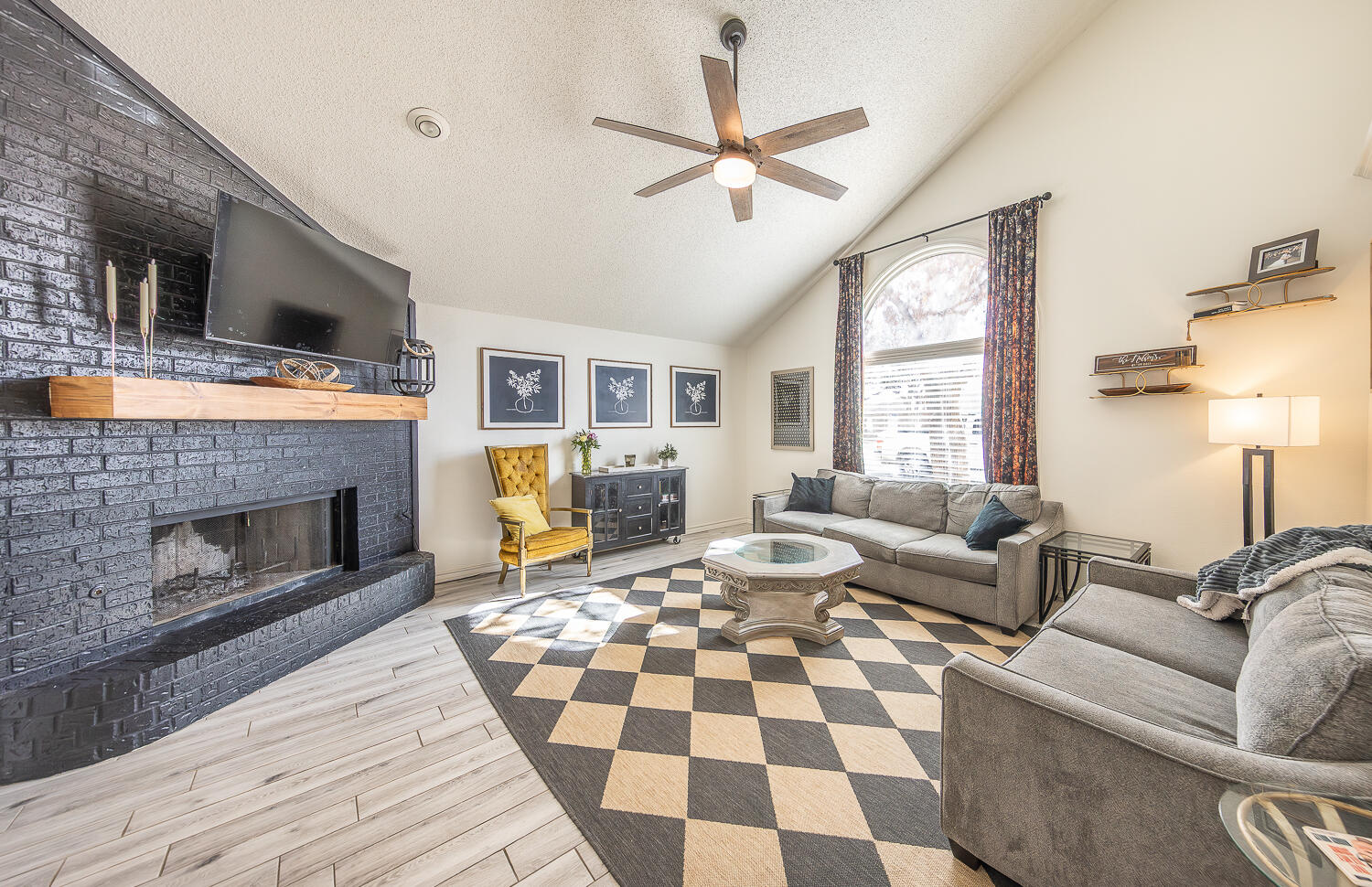 5804 78th Street Lubbock, TX 79424 - Photo 2 of 26 2L9A2415