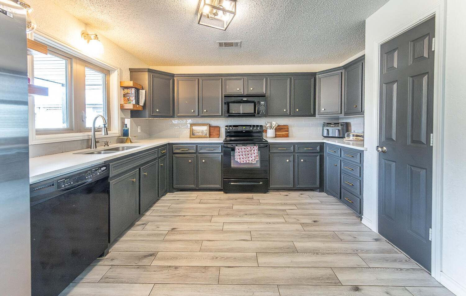 5804 78th Street Lubbock, TX 79424 - Photo 5 of 26 2L9A2462