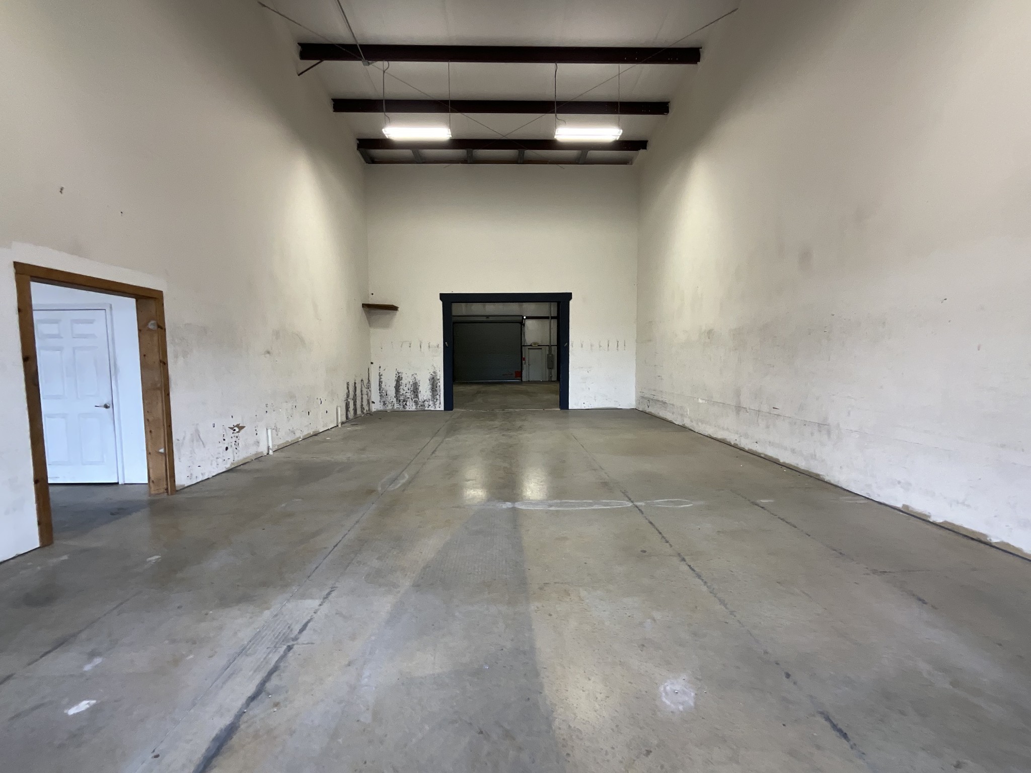 325 West Rutherford Boulevard Murfreesboro, TN 37130 - Photo 11 of 16 a view of empty room with a fireplace