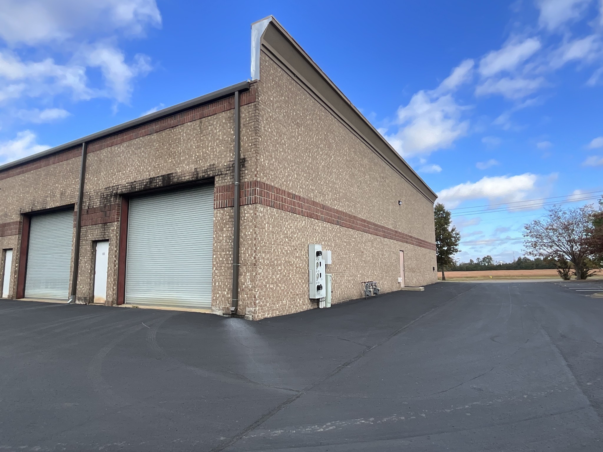 325 West Rutherford Boulevard Murfreesboro, TN 37130 - Photo 8 of 16 a view of a house with a garage