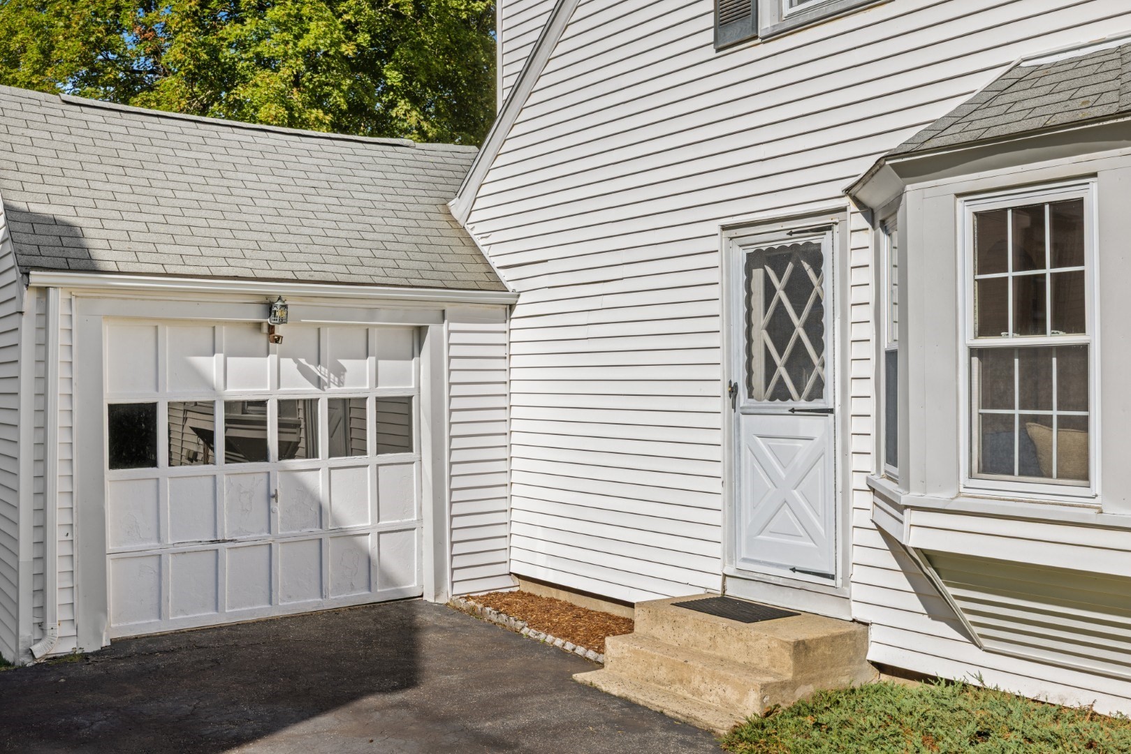 4 Stanton Road Stoneham, MA 02180 - Photo 4 of 42 Gallery Image 4