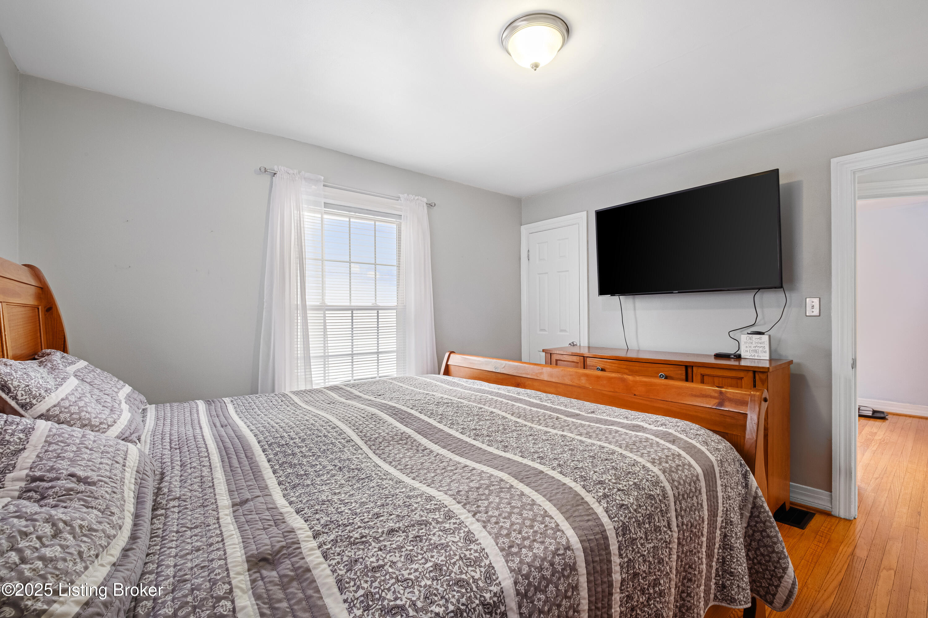 2586 Greenup Road Louisville, KY 40217 - Photo 12 of 26 bedroom 2