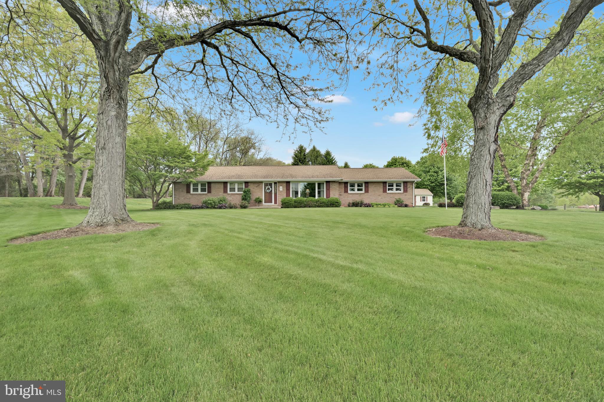 450 Galen Hall Road Reinholds, PA 17569 - Photo 4 of 39