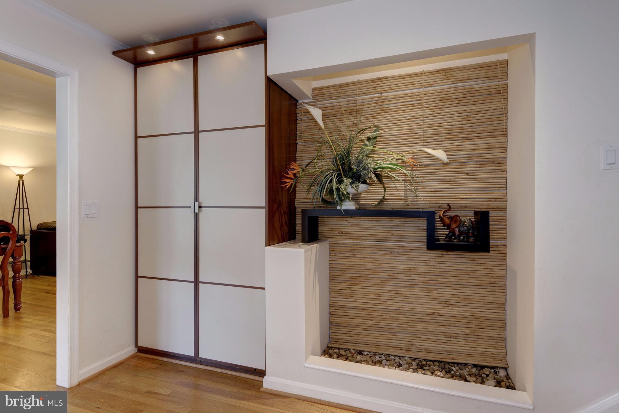28 Treworthy Road Gaithersburg, MD 20878 - Photo 2 of 30 Foyer