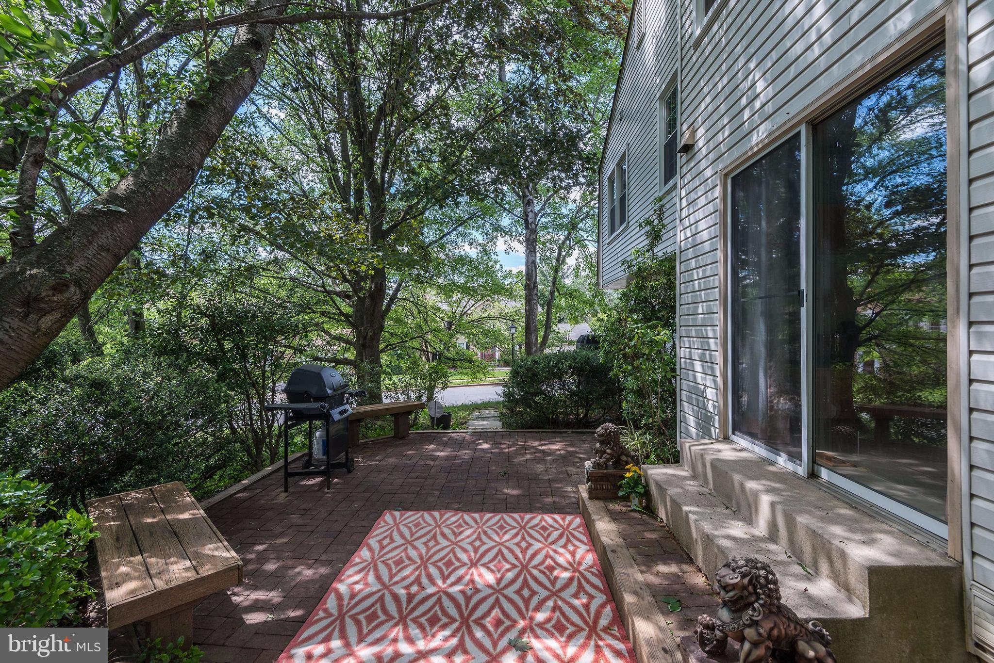 28 Treworthy Road Gaithersburg, MD 20878 - Photo 28 of 30 Right View
