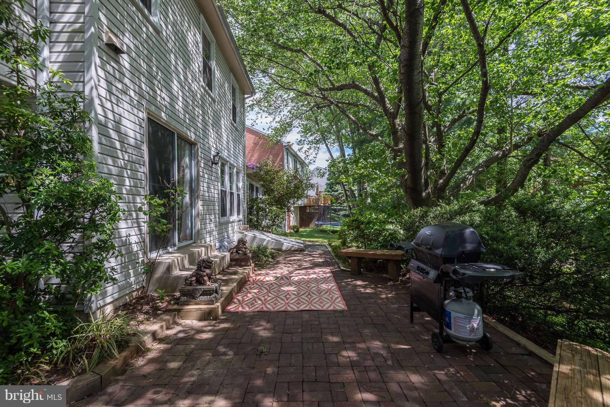 28 Treworthy Road Gaithersburg, MD 20878 - Photo 29 of 30 Left View