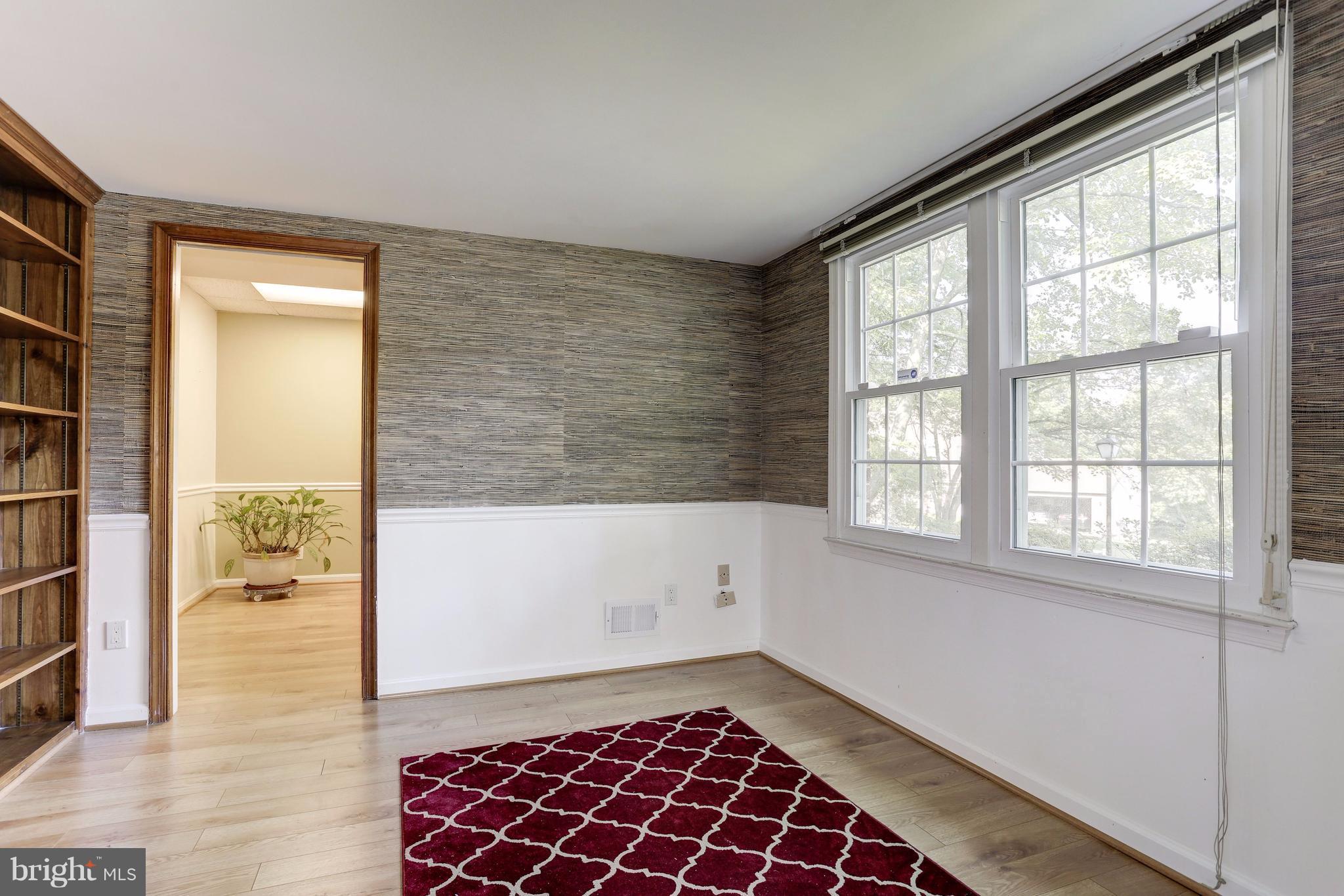 28 Treworthy Road Gaithersburg, MD 20878 - Photo 6 of 30 Study/Den
