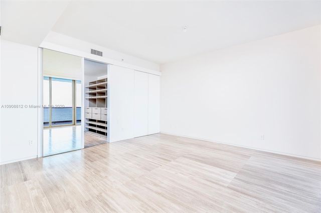 $4,200,000 | 18975 Collins Avenue, Unit 2902, Sunny Isles Beach, FL 33160