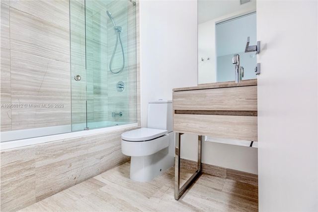 $4,200,000 | 18975 Collins Avenue, Unit 2902, Sunny Isles Beach, FL 33160