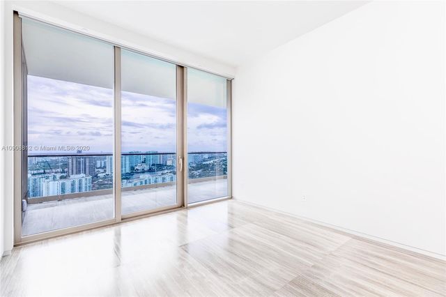 $4,200,000 | 18975 Collins Avenue, Unit 2902, Sunny Isles Beach, FL 33160