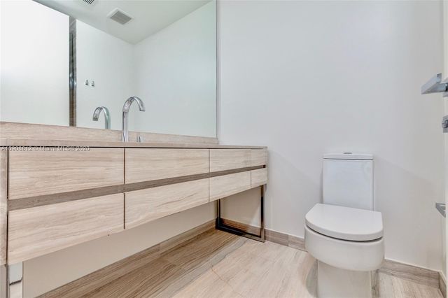 $4,200,000 | 18975 Collins Avenue, Unit 2902, Sunny Isles Beach, FL 33160