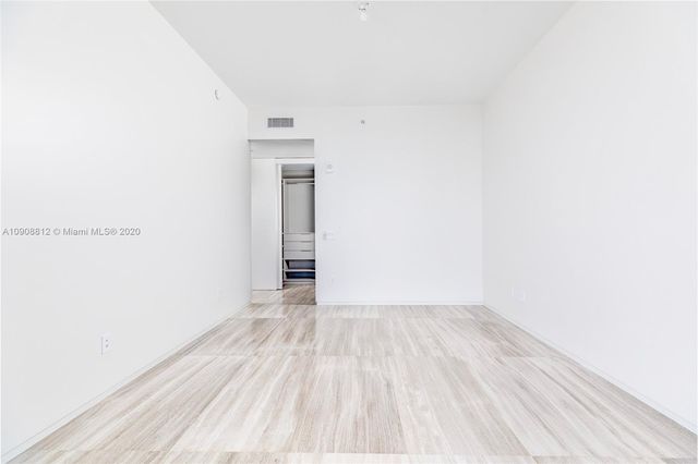 $4,200,000 | 18975 Collins Avenue, Unit 2902, Sunny Isles Beach, FL 33160