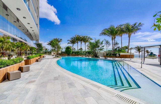 $4,200,000 | 18975 Collins Avenue, Unit 2902, Sunny Isles Beach, FL 33160