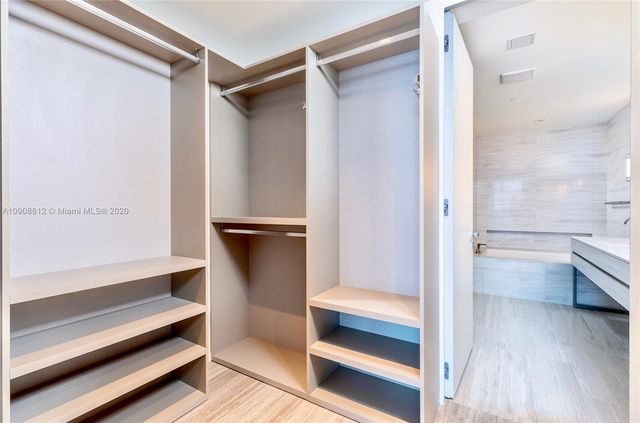 $4,200,000 | 18975 Collins Avenue, Unit 2902, Sunny Isles Beach, FL 33160