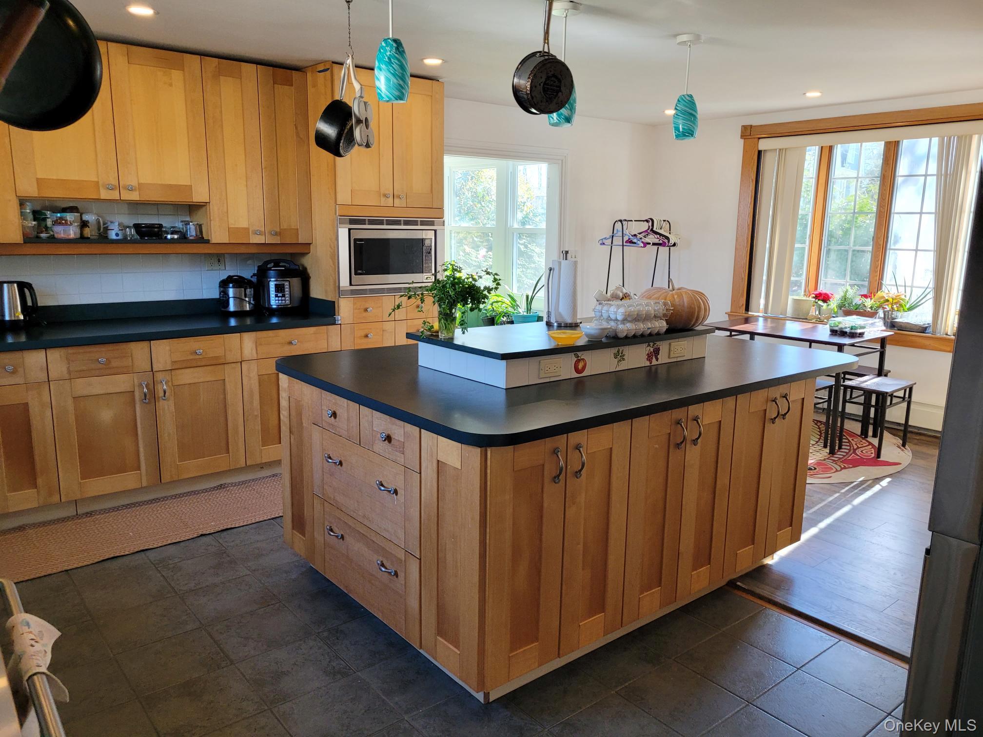 424 Centre Island Road Oyster Bay, NY 11771 - Photo 9 of 31