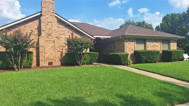 $440,000 | 2609 Talisman Court, Bedford, TX 76021
