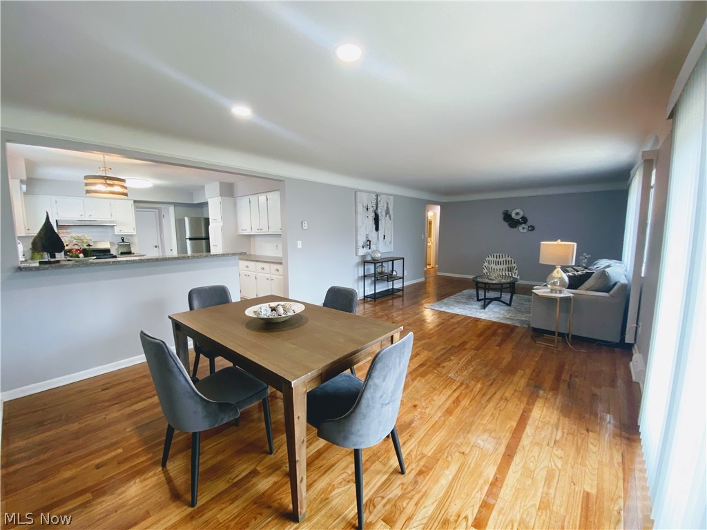 3593 Atherstone Road Cleveland, OH 44121 - Photo 5 of 18 Dining Area