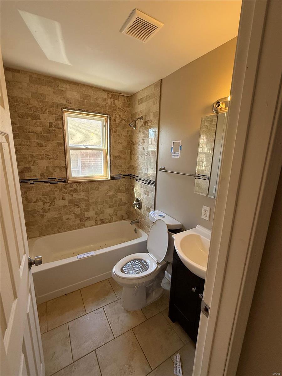 838 Rolwes Avenue St. Louis, MO 63135 - Photo 6 of 10 Gallery Image 6