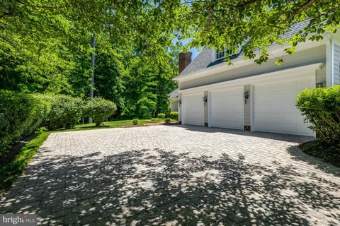 $3,250,000 | 7808 Grovemont Drive, McLean, VA 22102