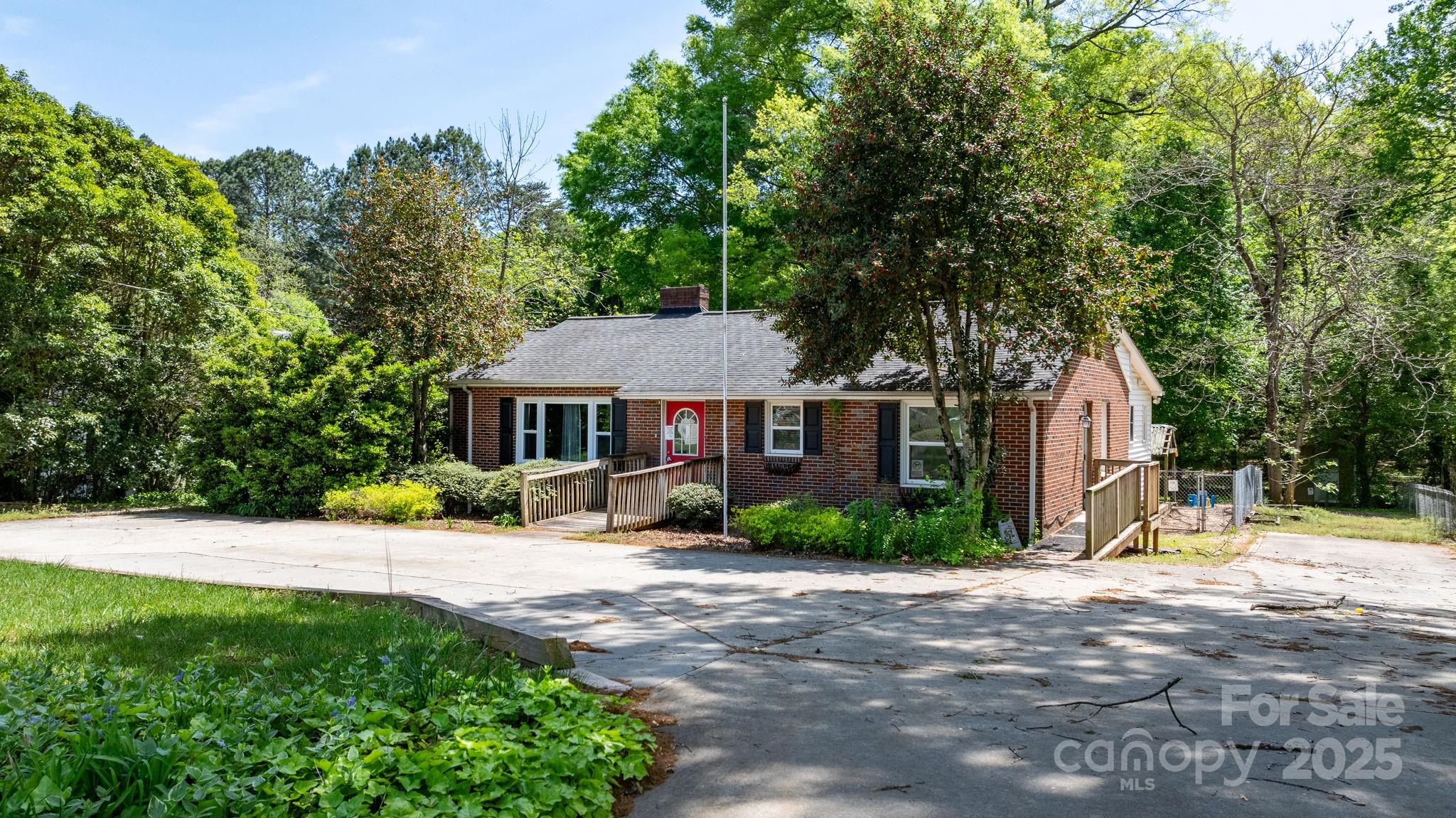 536 Hartness Road Statesville, NC 28677 - Photo 4 of 45 Gallery Image 4